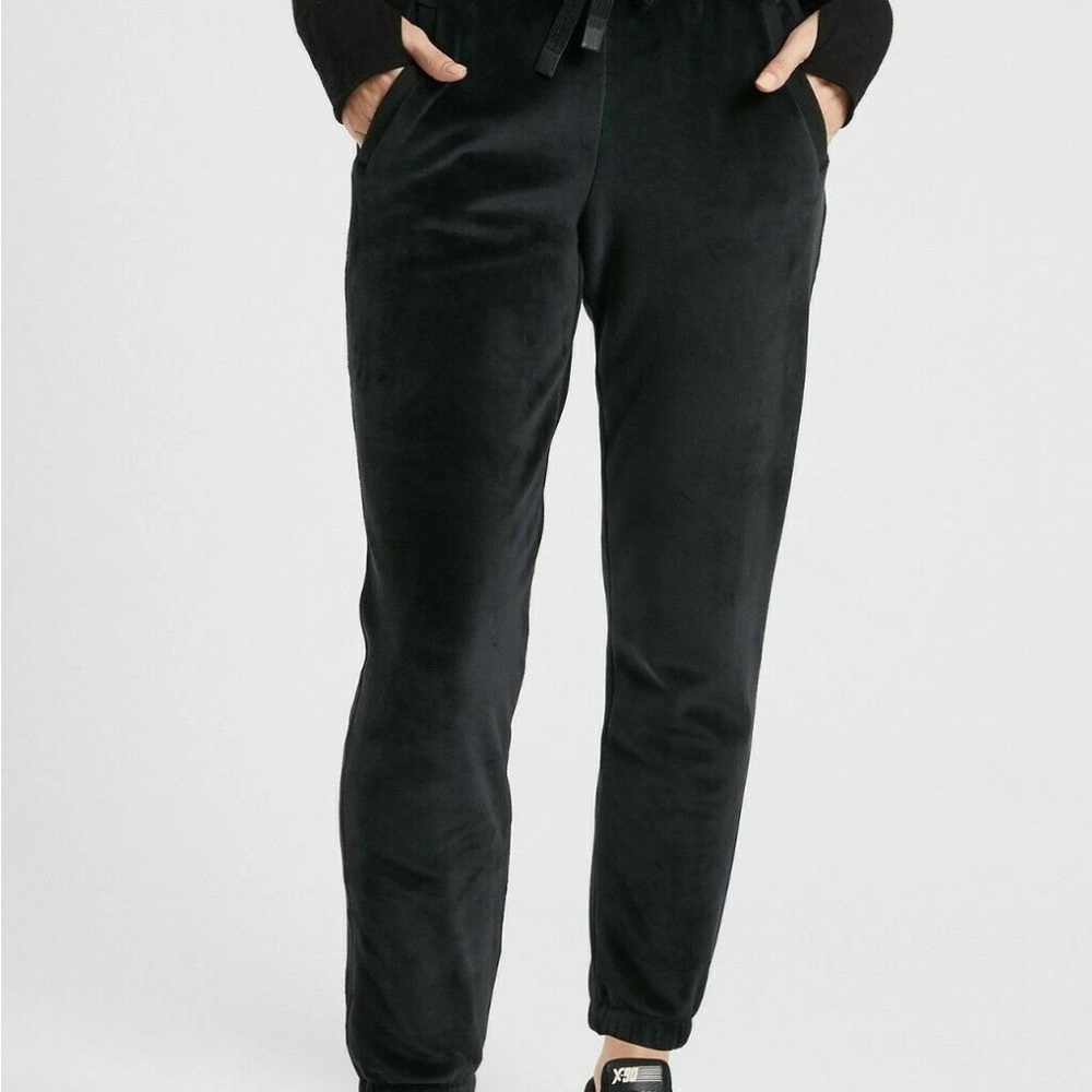 Athleta Double Cozy Karma Recover Jogger Pant  Black size medium